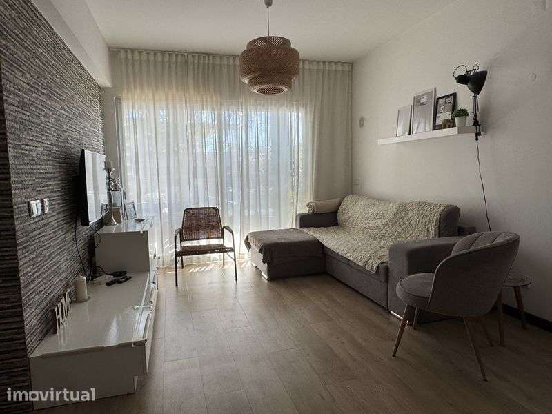 Apartamento T2 na Rua Professor Doutor Egas Moniz, Montenegro - Grande imagem: 4/12