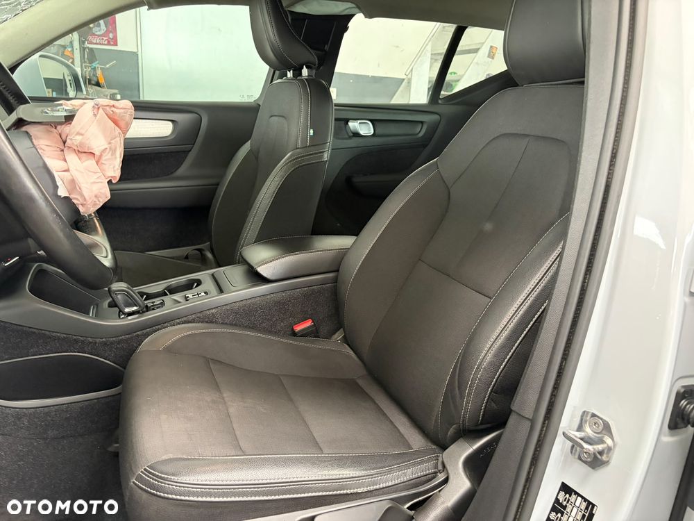 Volvo XC 40 D3 SCR AWD Momentum - 21