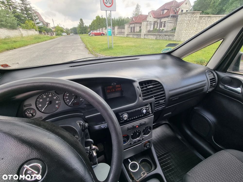 Opel Zafira 1.8 Njoy - 26