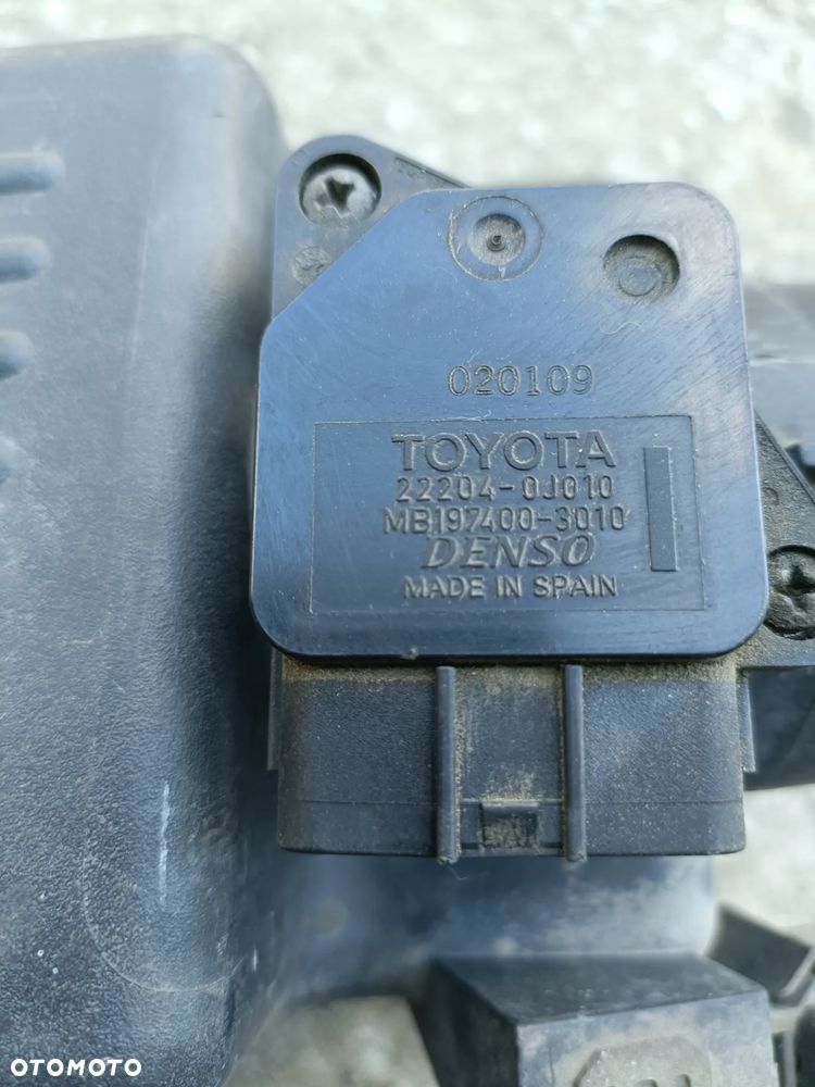 TOYOTA COROLLA E12 01-07 1,4 B obudowa filtra powietrza + przepływomierz 22204-0J010 * - 2
