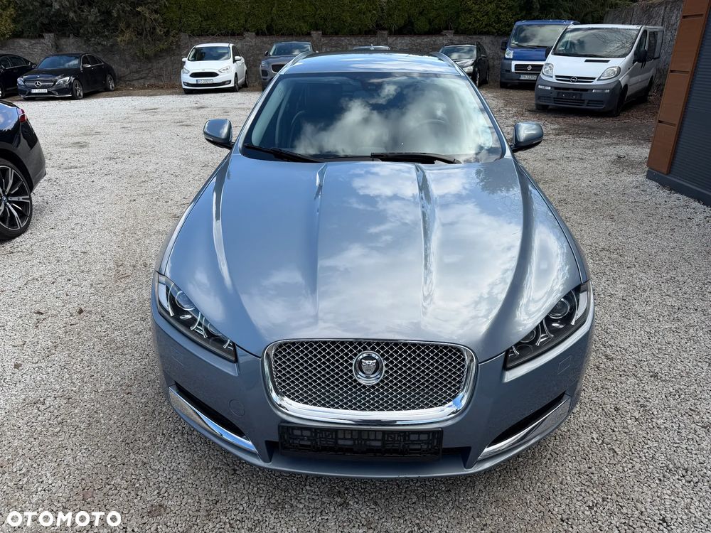 Jaguar XF 2.2 - 18