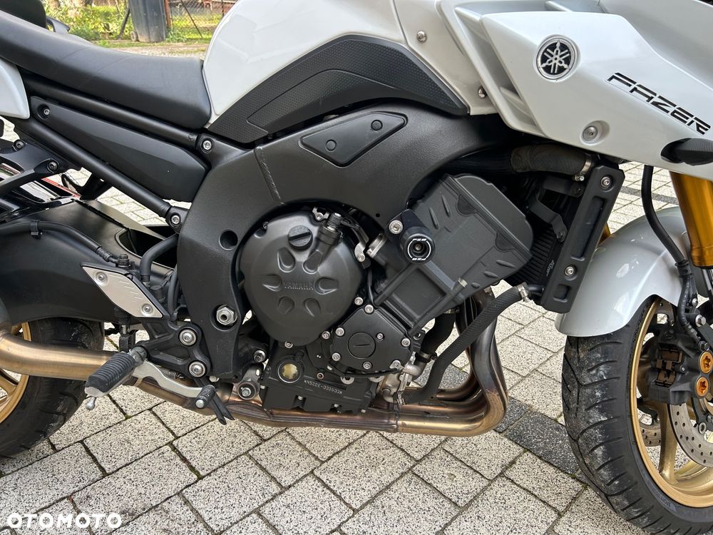Yamaha FZ8 - 4