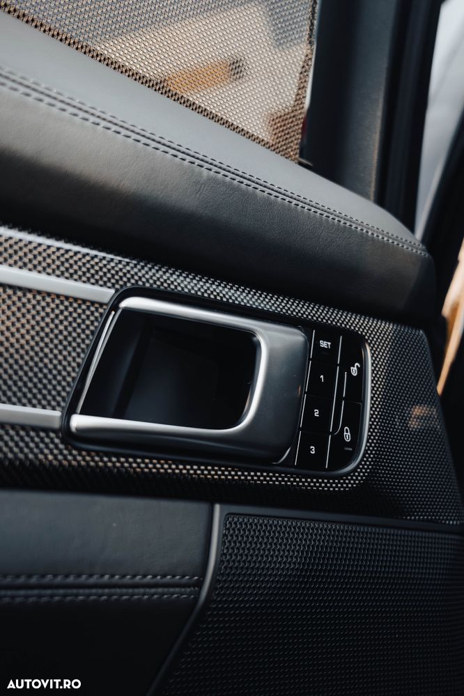 Porsche Panamera 4S - 17