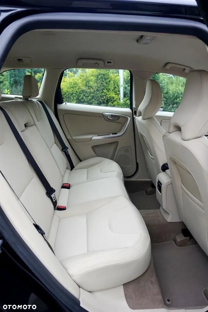 Volvo XC 60 - 24