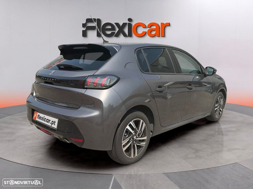 Peugeot 208 - 8