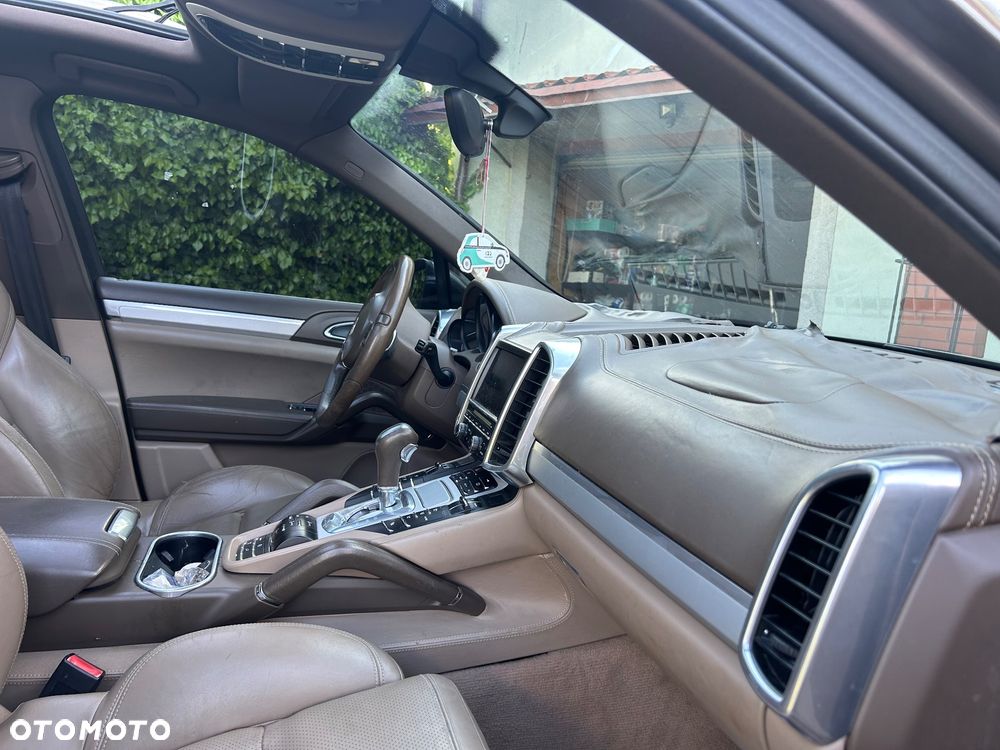 Porsche Cayenne Platinum Edition - 10