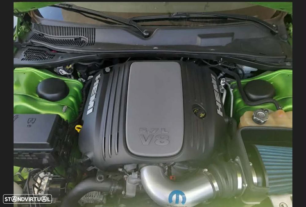 Dodge Challenger - 11