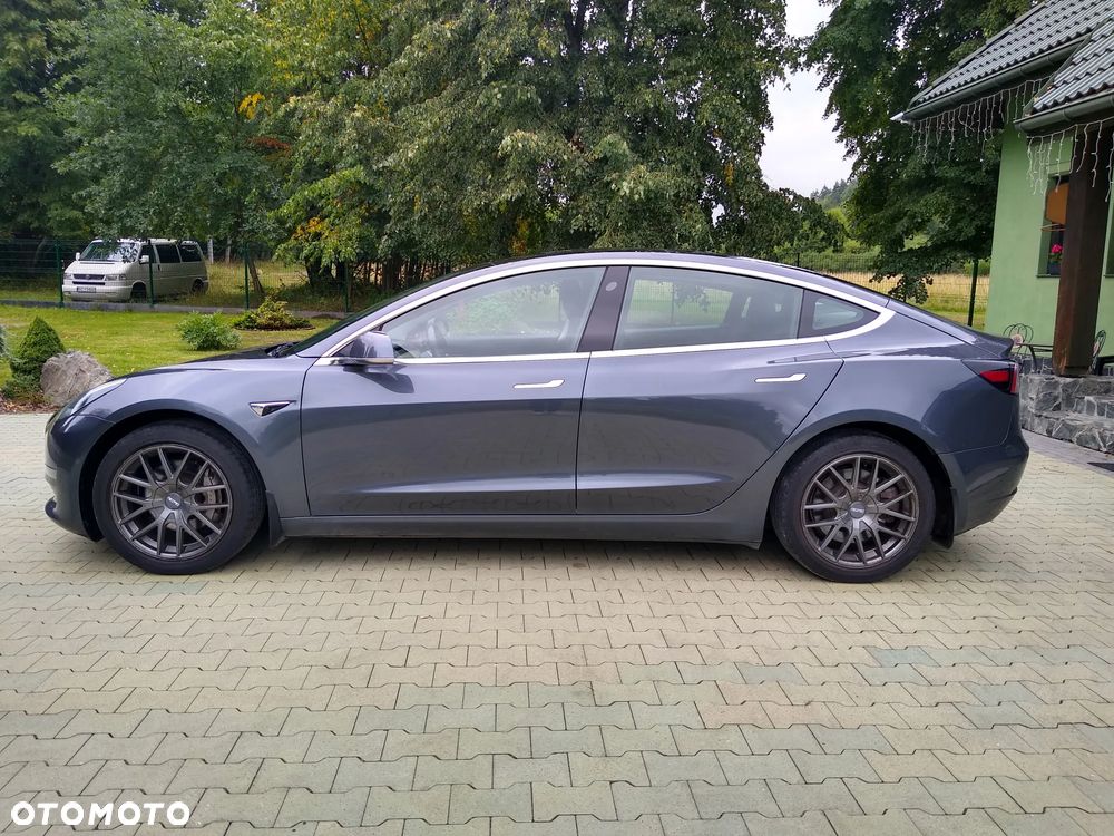 Tesla Model 3 - 6