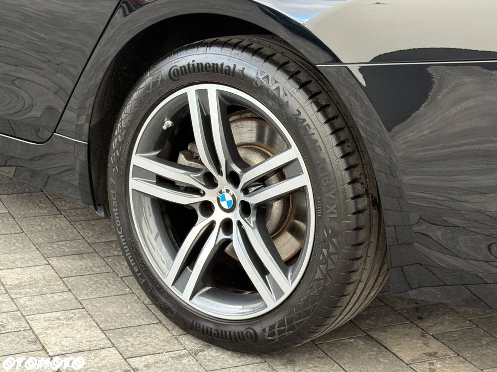BMW Seria 5 520d M Sport sport - 12