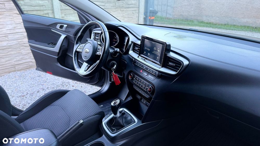 Kia Ceed 1.4 T-GDI OPF Platinum Edition - 26