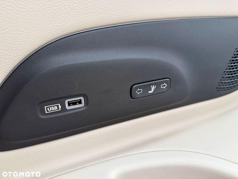 Chrysler Pacifica - 23