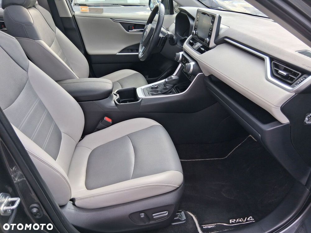 Toyota RAV4 - 22