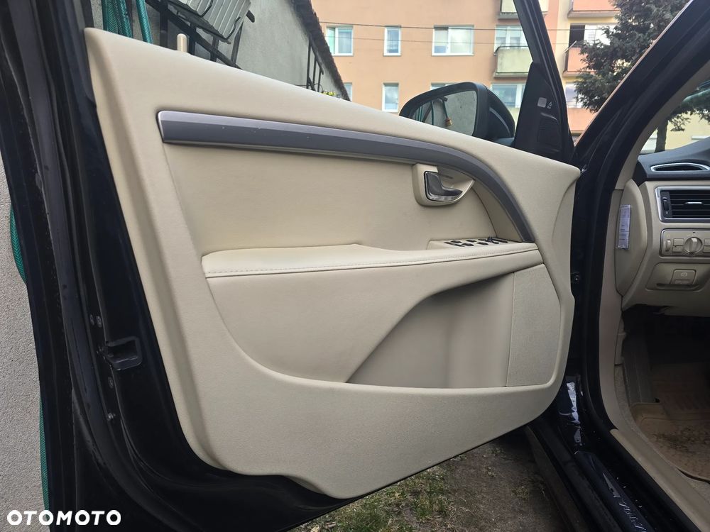 Volvo V70 D2 Summum - 12