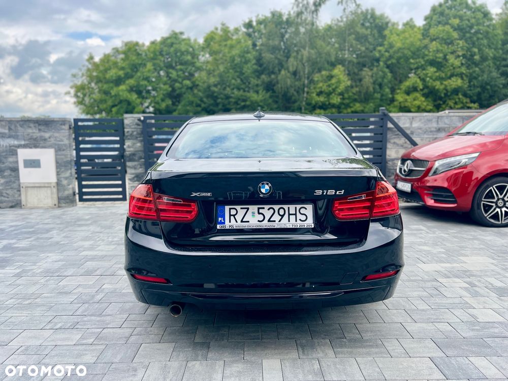 BMW Seria 3 318d xDrive Sport Line - 13