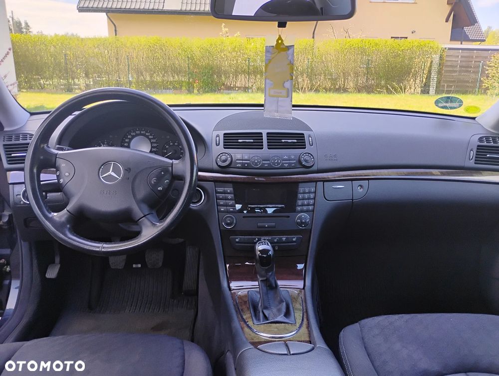 Mercedes-Benz Klasa E 200 Kompressor Classic - 8