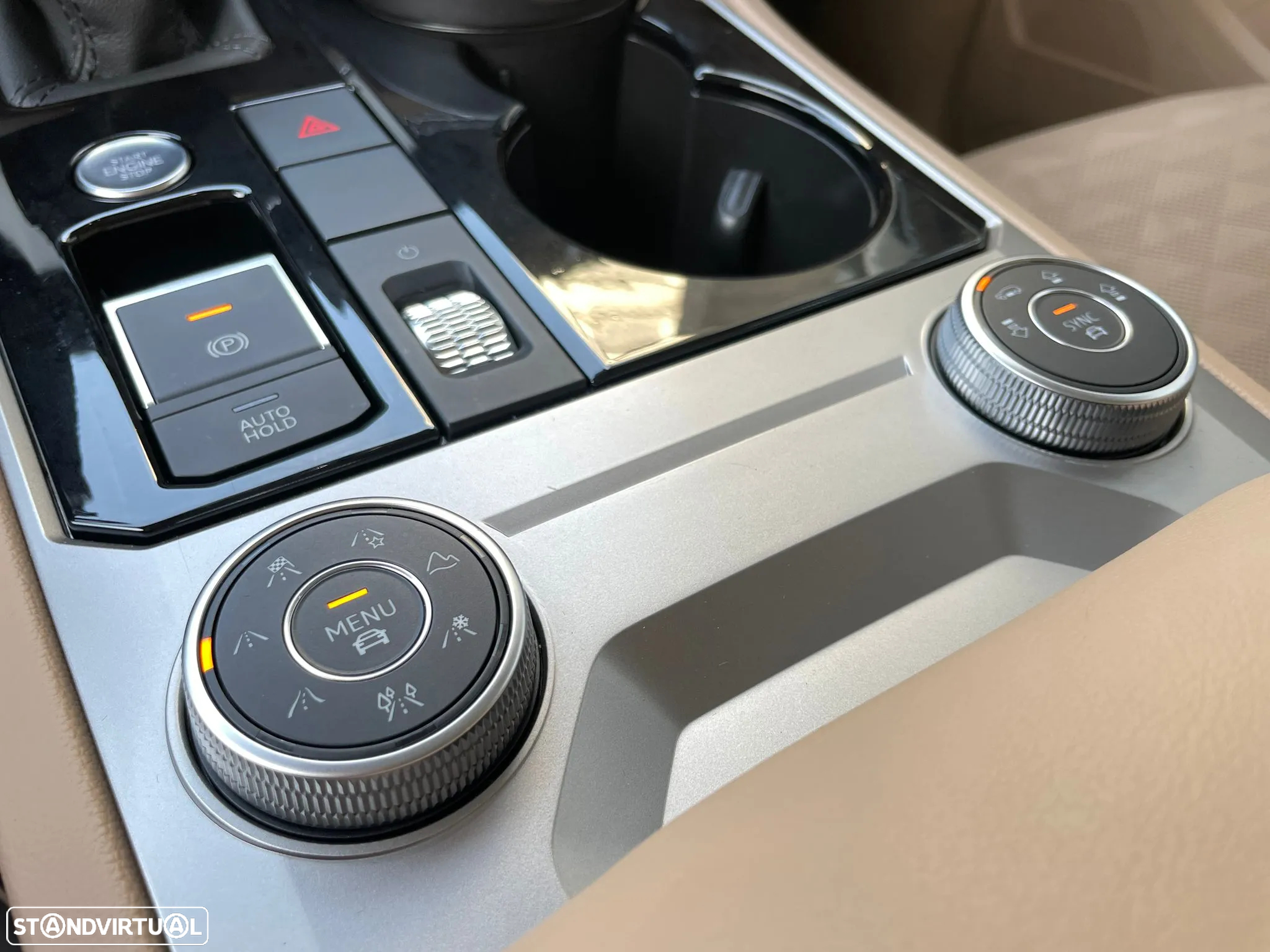VW Touareg 3.0 TDI V6 Elegance Plus - 30