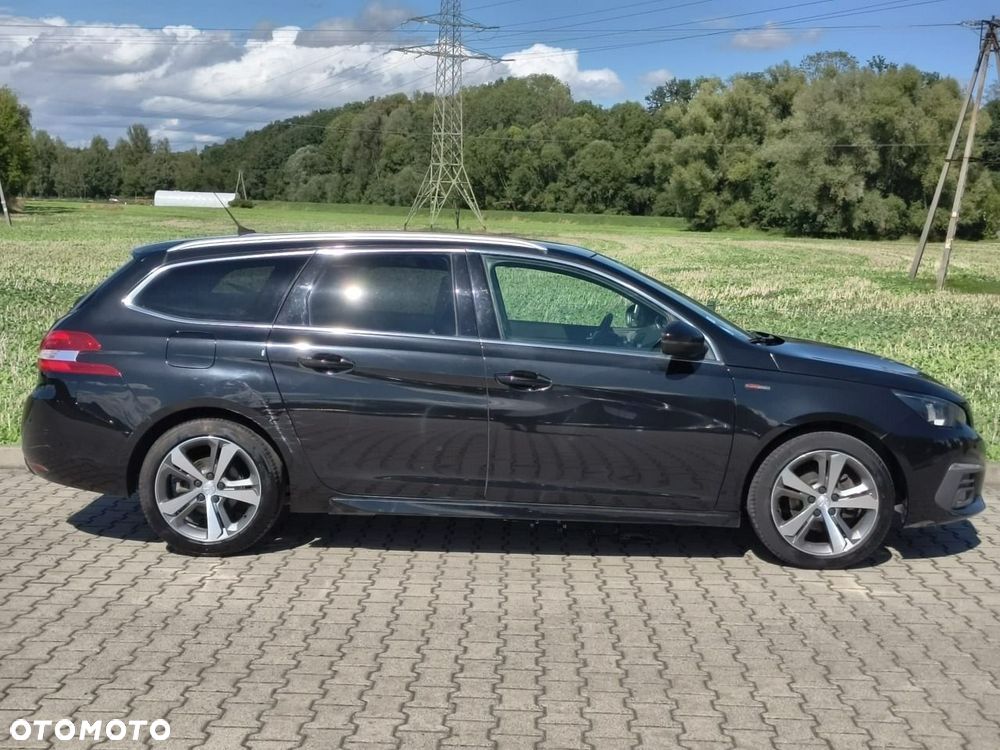 Peugeot 308 - 8