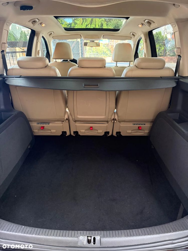 Volkswagen Touran 1.6 TDI DPF BlueMotion Technology Highline - 17