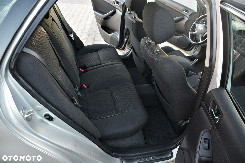 Toyota Avensis - 26