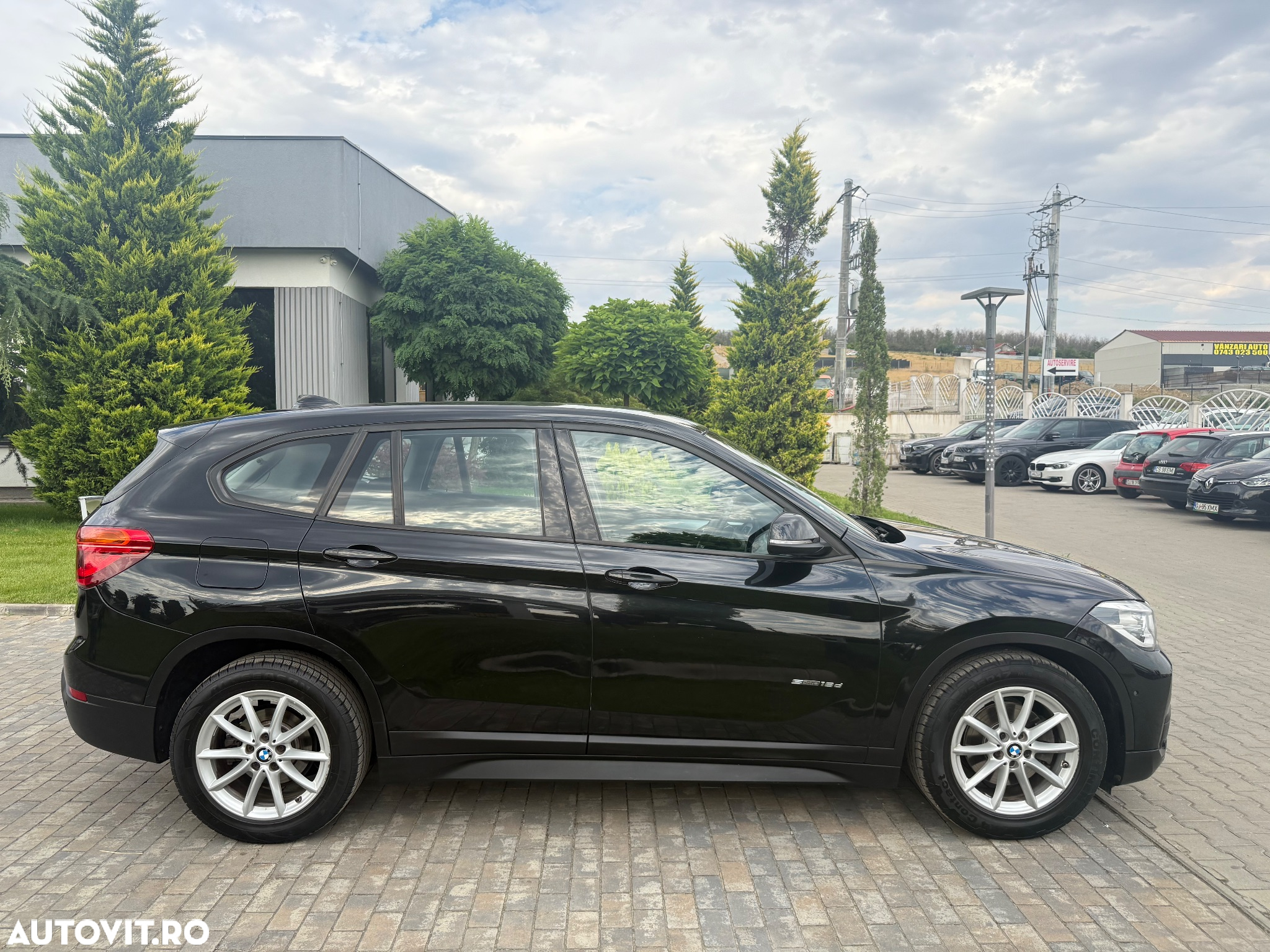 BMW X1 sDrive18d - 11