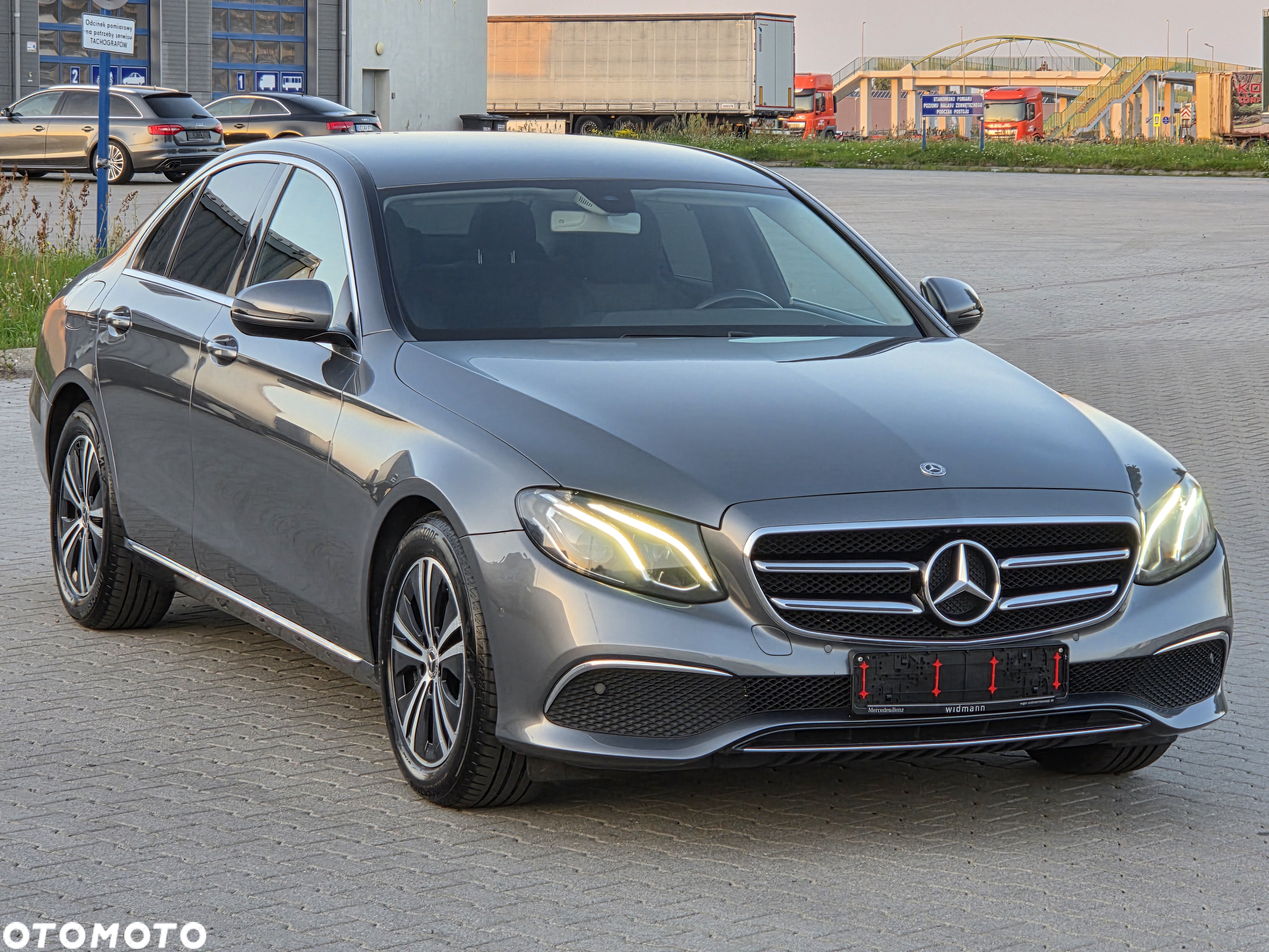 Mercedes-Benz Klasa E 220 d T 9G-TRONIC Exclusive - 36
