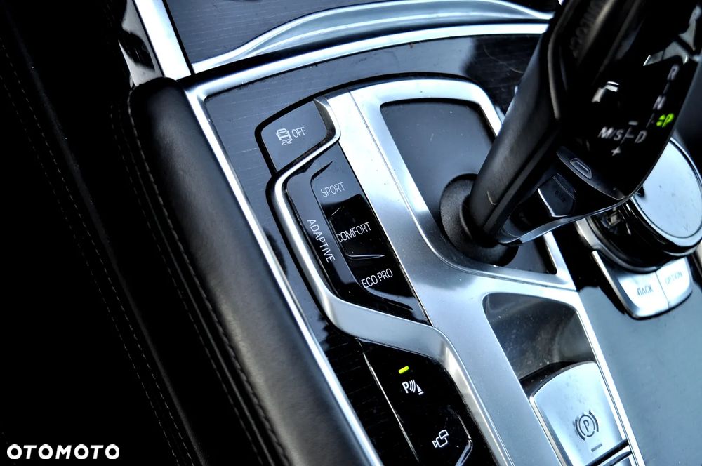 BMW Seria 7 - 37