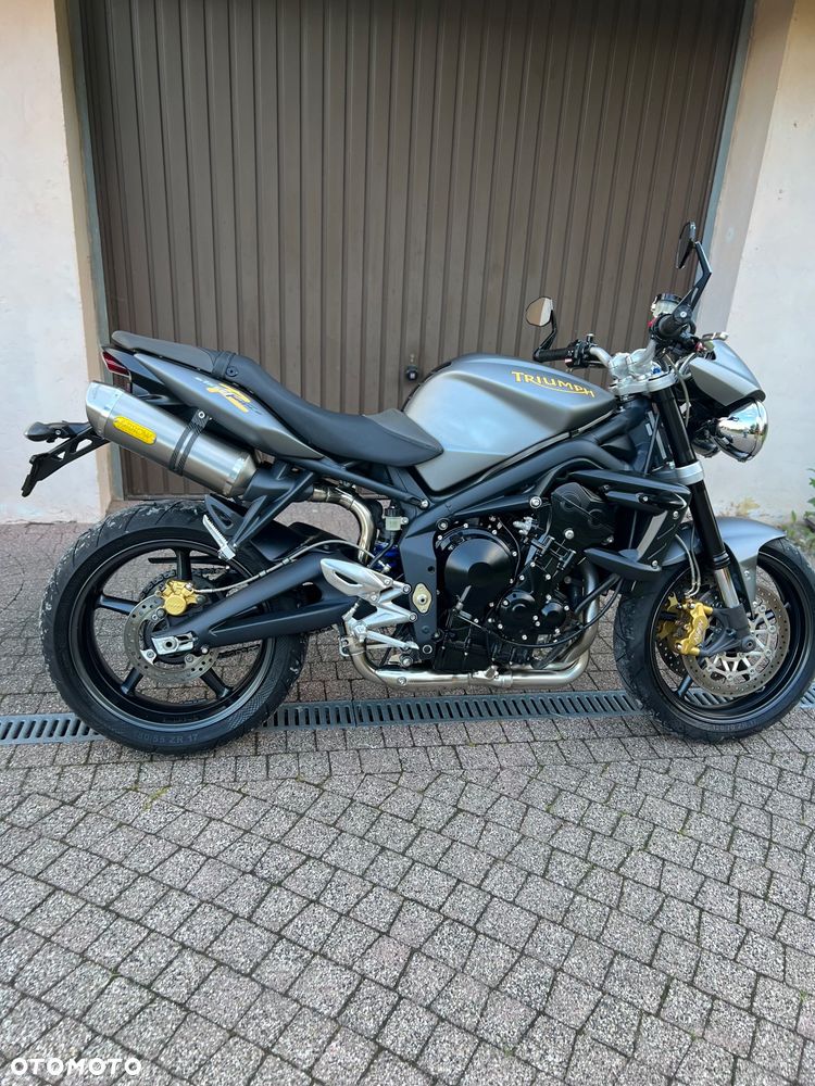 Triumph Street Triple - 12