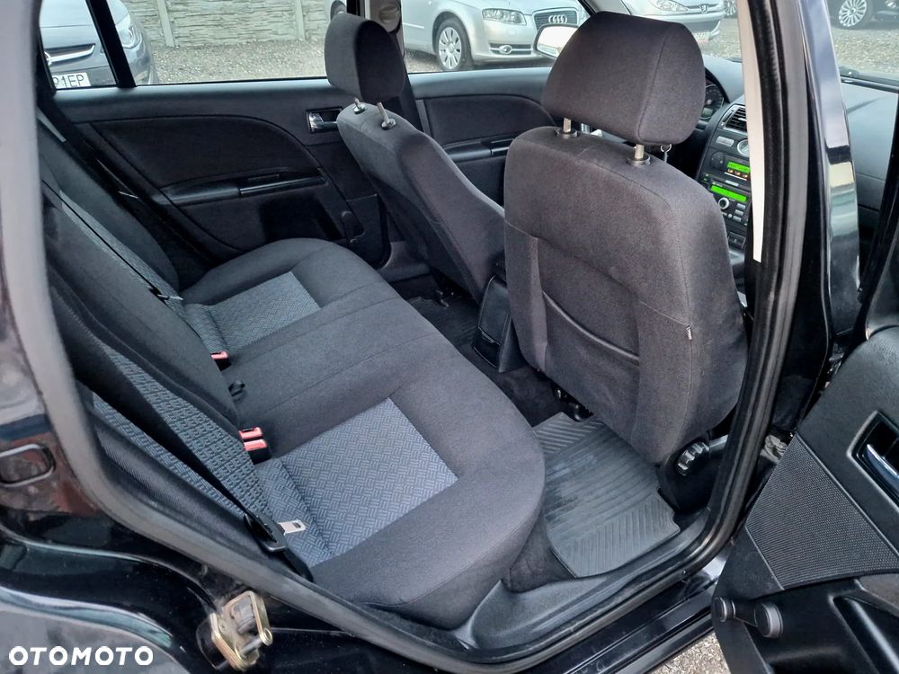Ford Mondeo 1.8 Turnier Ghia - 19
