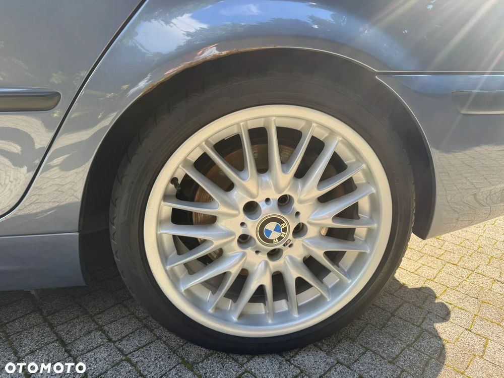 BMW Seria 3 330i - 35