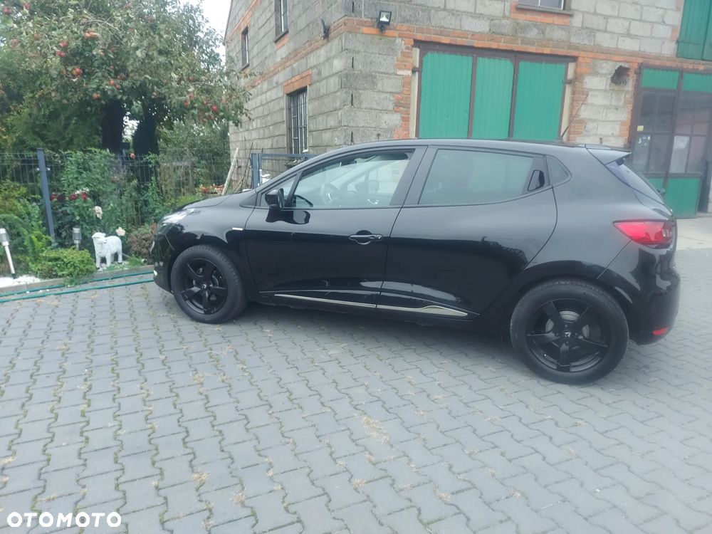 Renault Clio - 22