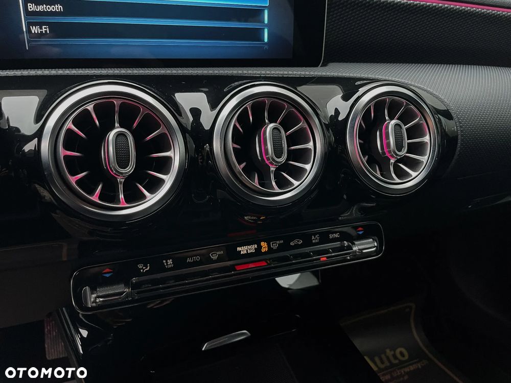 Mercedes-Benz Klasa A 200 7G-DCT Style - 32