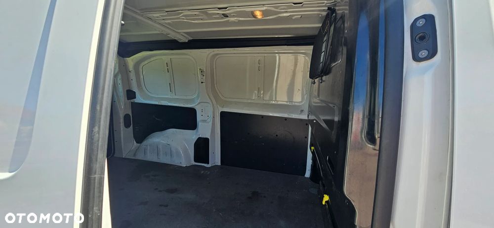 Opel Vivaro - 11
