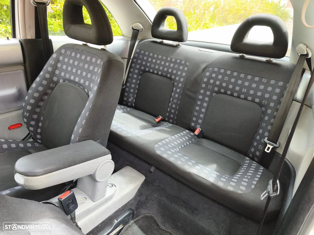 VW New Beetle 1.6 - 8