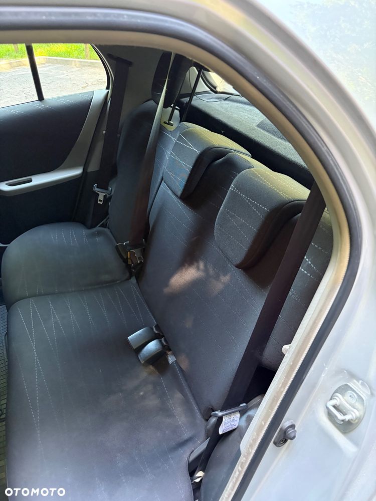 Toyota Yaris 1.3 Sol - 2