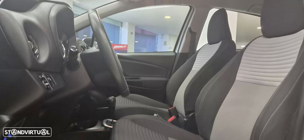 Toyota Yaris 1.5 HSD Comfort+P.Style - 17