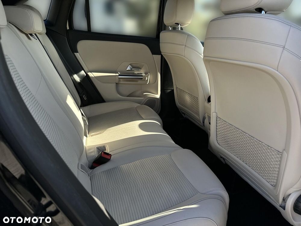 Mercedes-Benz GLA 200 Style - 13