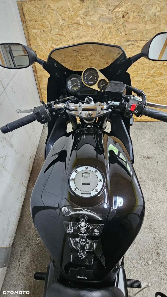Yamaha FZS - 5