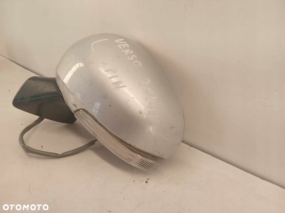 LUSTERKO LEWE TOYOTA COROLLA VERSO 5 PIN - 1