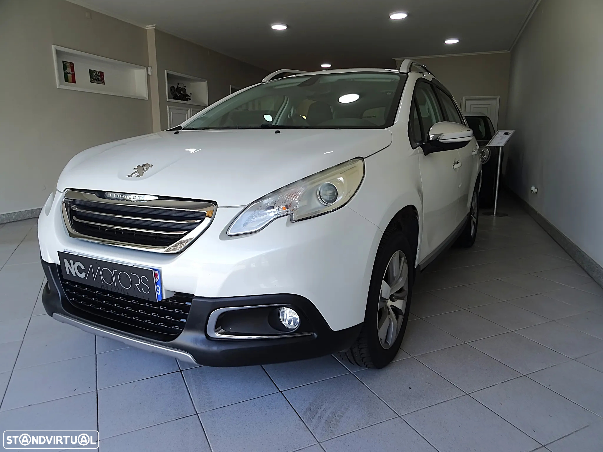 Peugeot 2008 1.2 PureTech Allure - 3