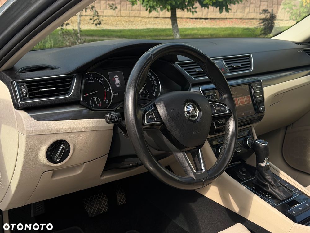 Skoda Superb 2.0 TDI Sportline DSG - 18