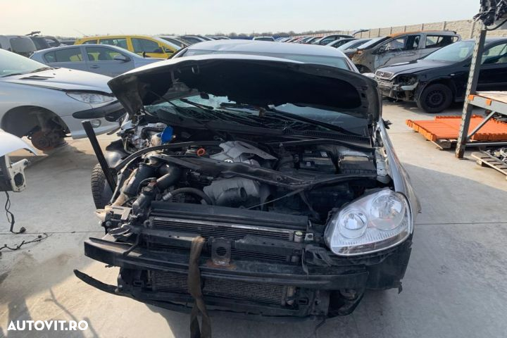 Lampa stop dreapta pe aripa Volkswagen VW Golf 5  [din 2003 pana  2009] seria Hatchback 5-usi 1.9 T - 3