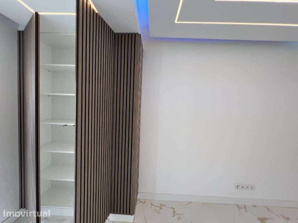 Apartamento totalemtne remodelado, com VISTA MAR, estacionamentona ... - Grande imagem: 5/21
