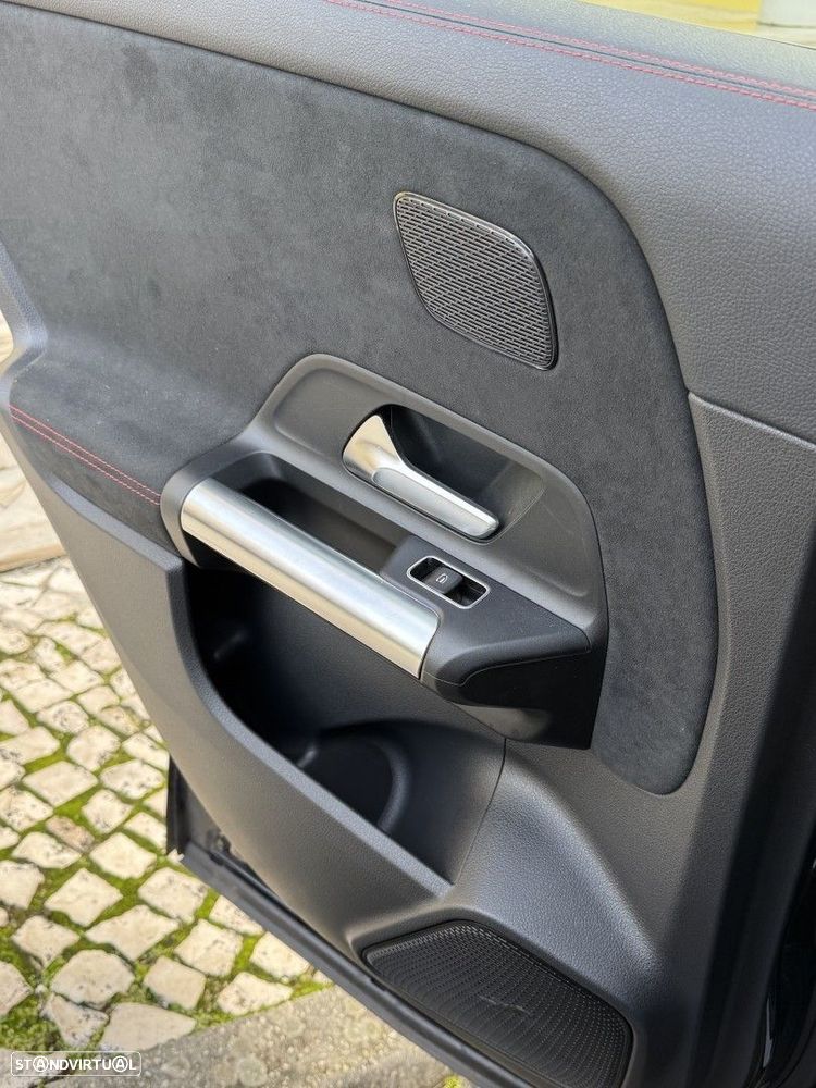 Mercedes-Benz GLA 250 4Matic AMG Line - 18