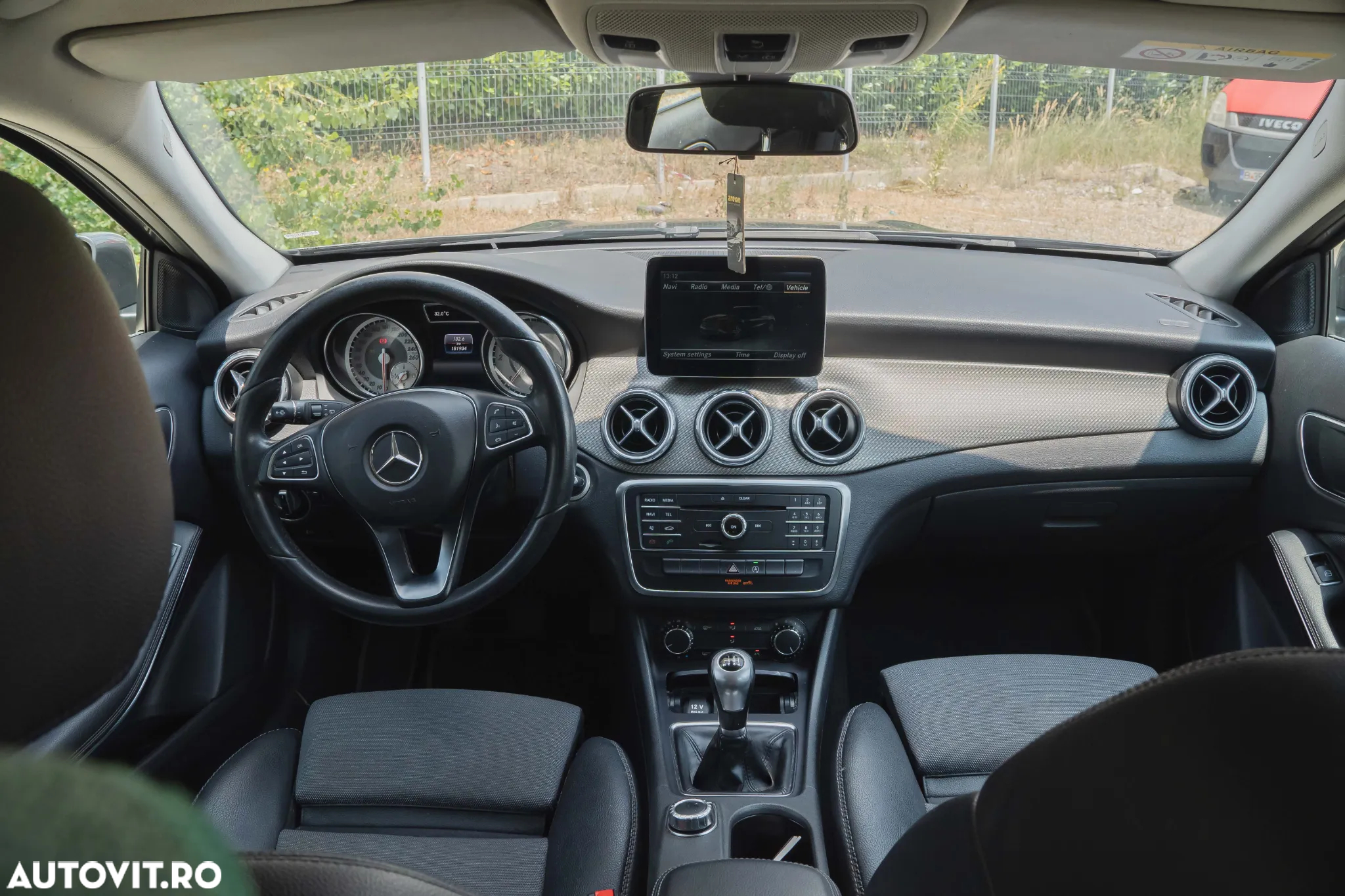 Mercedes-Benz GLA 180 d - 15