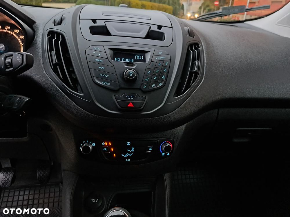 Ford Transit Courier - 21