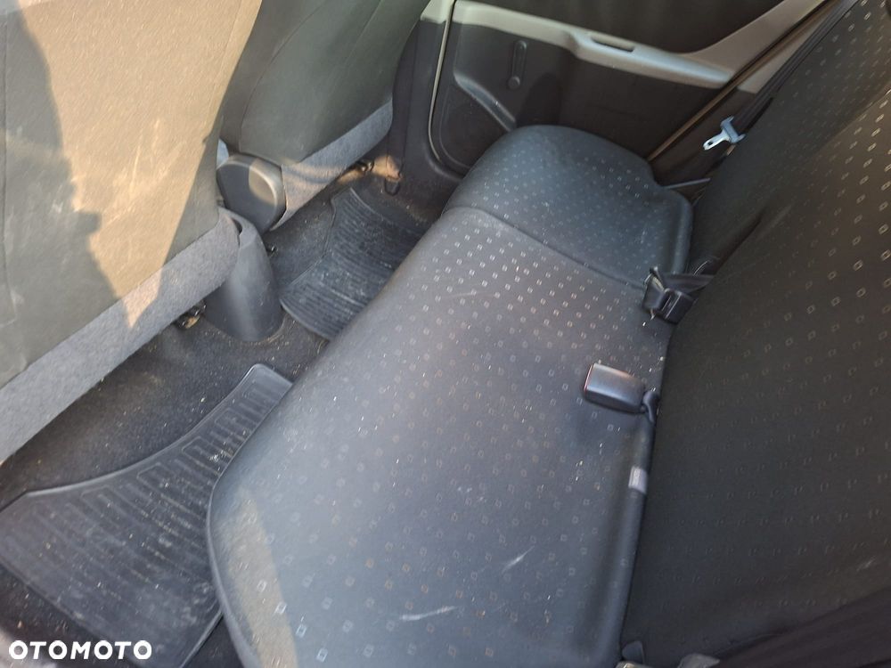 Toyota Yaris 1.4 D-4D Terra EU5 - 4