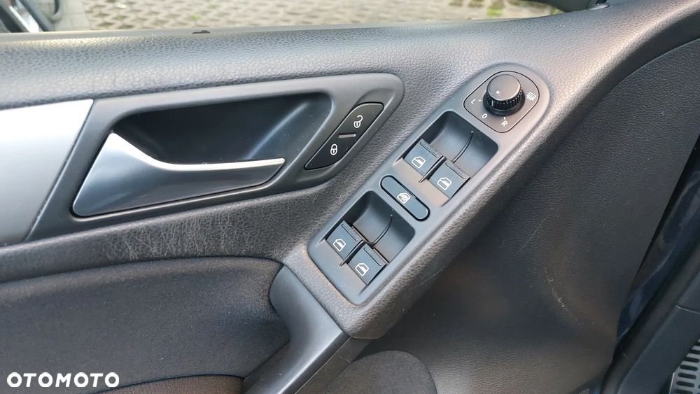 Volkswagen Golf 1.6 Trendline - 28