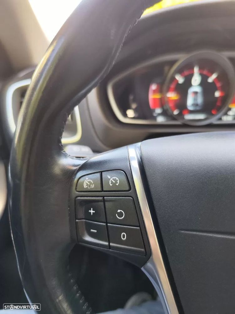 Volvo V40 1.6 D2 Eco Kinetic - 29