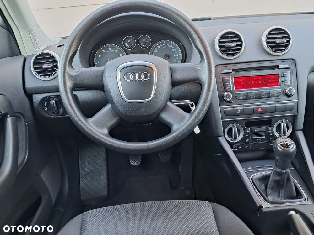 Audi A3 1.6 Limited Edition - 22