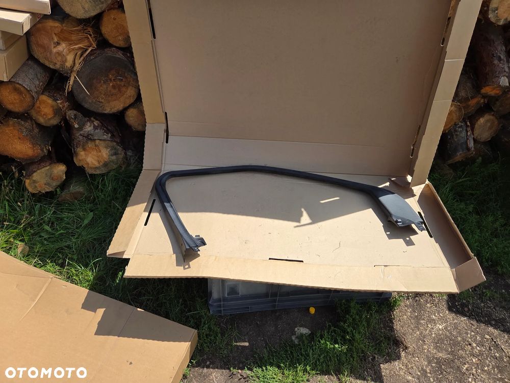 Uszczelka ramka Szyby Drzwi Lewa Przód przednia Citroen C3 Aircross YQ00069680 39149283 - 8